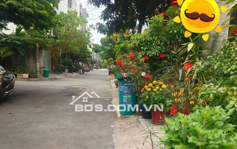Nhà phố 3 tầng hẻm 6m sát chợ Hiệp Bình Thủ Đức sẵn nguồn thu lớn, 67m2, ngang 6m, dài 11m, 8.5 tỷ